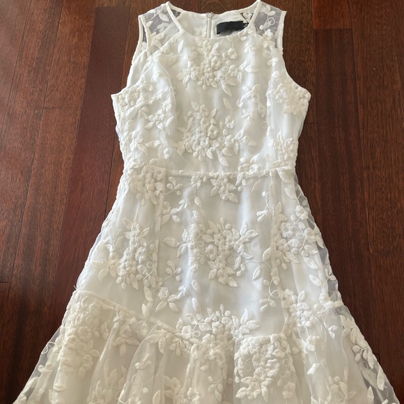 Line & Dot White Dress - Picture 3 of 5